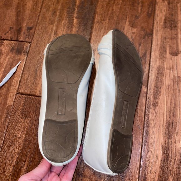 American Eagle White Flats 6.5 - Picture 3 of 3